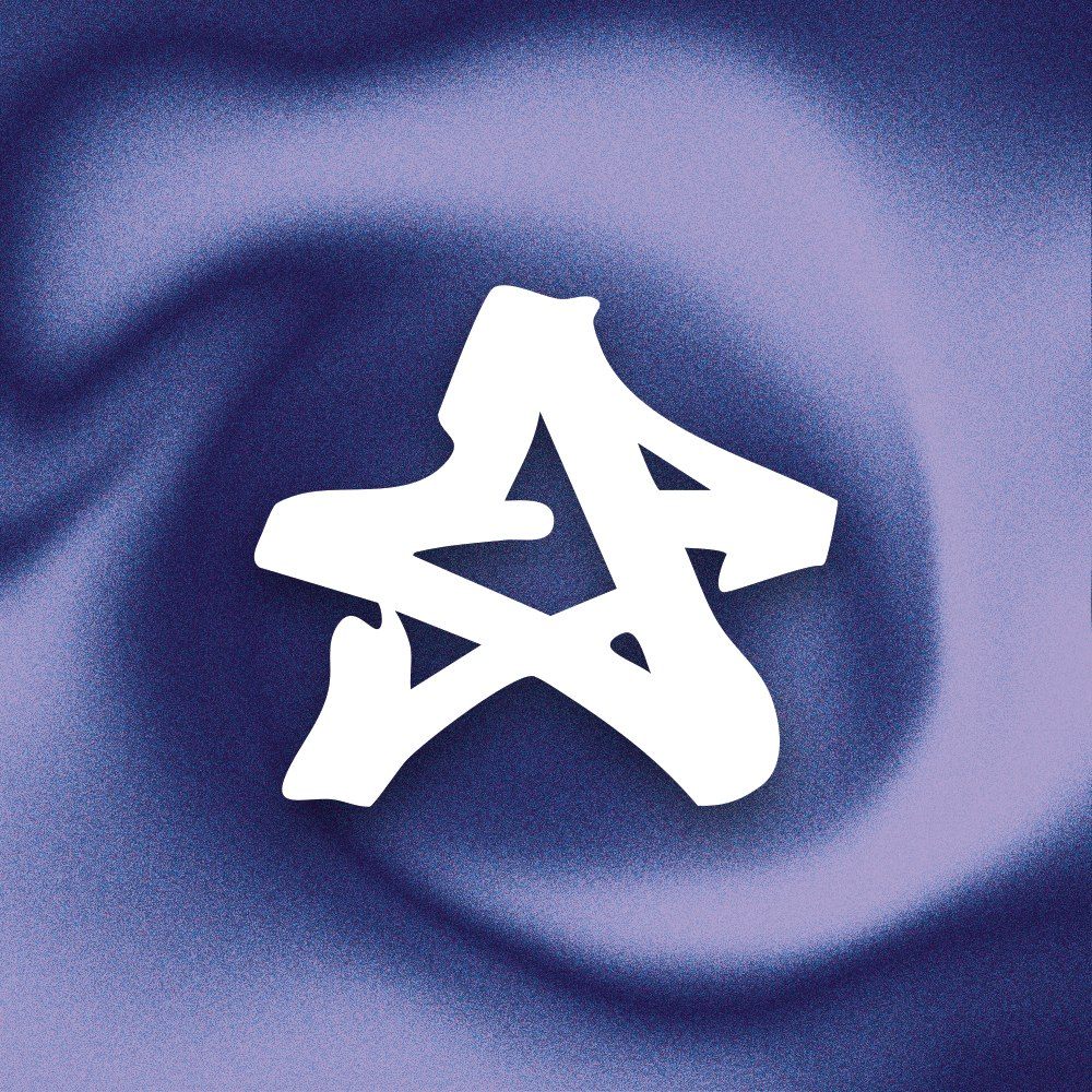 Le signe d'Alexis Visual, blanc, sur un fond indigo dégradé et granuleux.